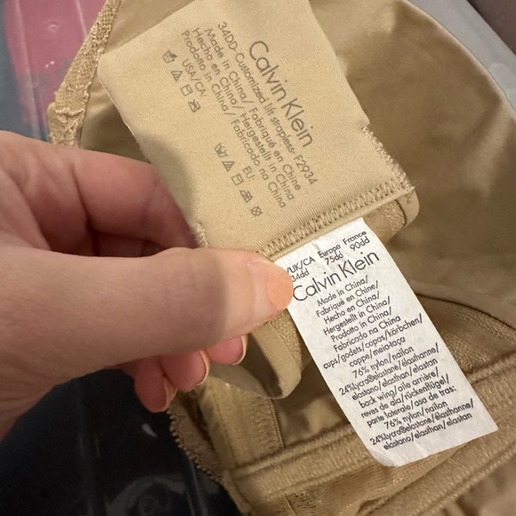 *Calvin Klein Beige Lace Strapless Bra - Picture 7 of 7